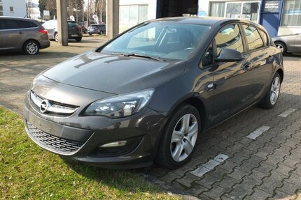 Opel Astra ACTIVE KLIMAANLAGE 17 ZOLL LMF TEMPOMAT Gebrauchtwagen