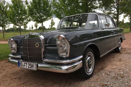 Mercedes-Benz 220 Gebrauchtwagen