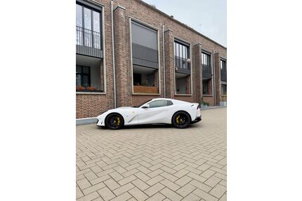 Ferrari 812 Gebrauchtwagen