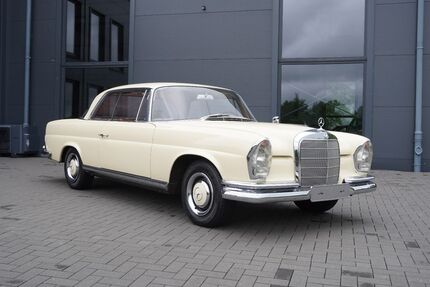 Mercedes-Benz 220 Gebrauchtwagen