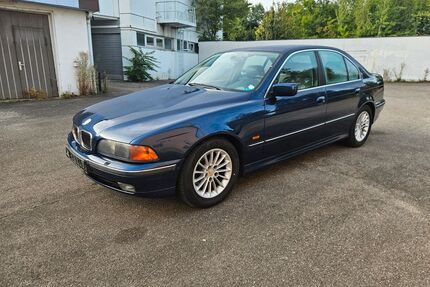 BMW 523 