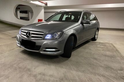 Mercedes-Benz 220 Gebrauchtwagen