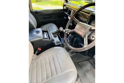 Land Rover Defender Gebrauchtwagen