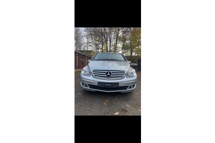 Mercedes-Benz B 180 Gebrauchtwagen
