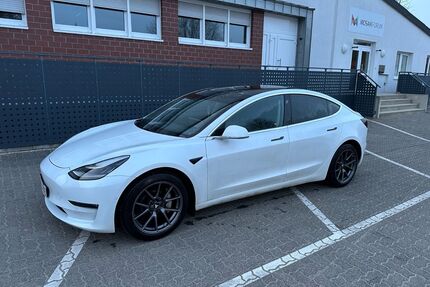 Tesla Model 3 Gebrauchtwagen