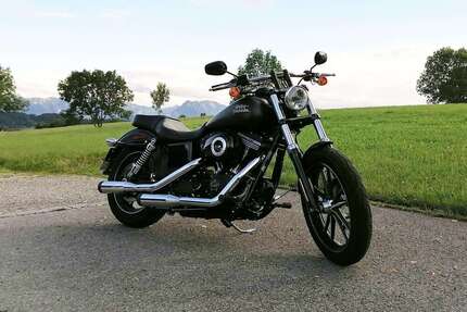 Harley Davidson Dyna Street Bob Gebrauchtwagen