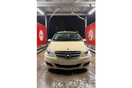Mercedes-Benz B 180 Gebrauchtwagen