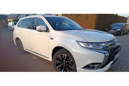 Mitsubishi Plug-in Hybrid Outlander Gebrauchtwagen