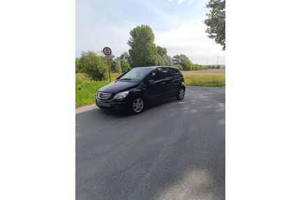 Mercedes-Benz B 180 Gebrauchtwagen