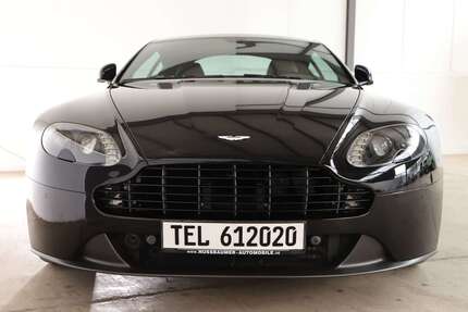Aston Martin V8 