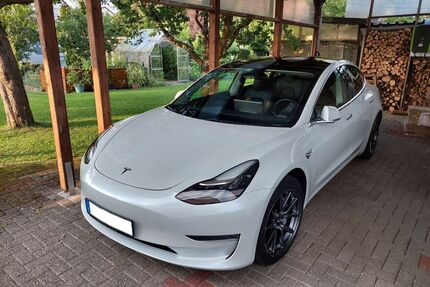 Tesla Model 3 Gebrauchtwagen