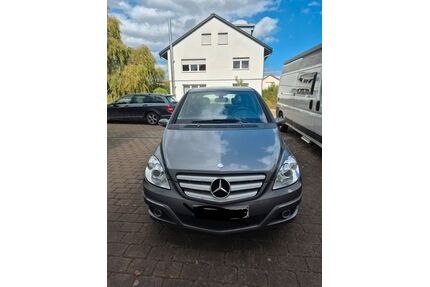 Mercedes-Benz B 180 Gebrauchtwagen