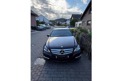 Mercedes-Benz 220 Gebrauchtwagen