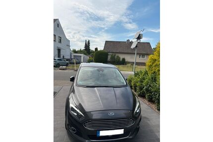 Ford S-Max Gebrauchtwagen