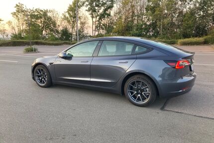 Tesla Model 3 Gebrauchtwagen
