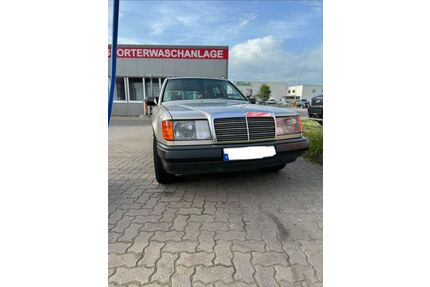 Mercedes-Benz E 230 Gebrauchtwagen