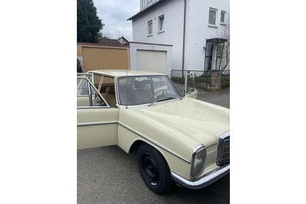 Mercedes-Benz 220 Gebrauchtwagen