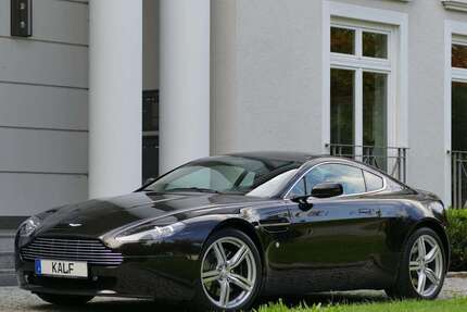 Aston Martin Vantage 