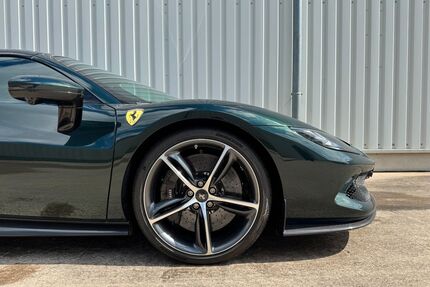 Ferrari 296 GTS Gebrauchtwagen