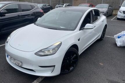 Tesla Model 3 Gebrauchtwagen