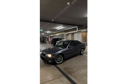 BMW 323 Gebrauchtwagen