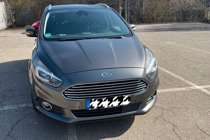 Ford S-Max Gebrauchtwagen