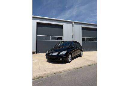 Mercedes-Benz B 180 Gebrauchtwagen