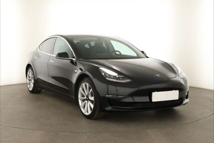Tesla Model 3 Gebrauchtwagen