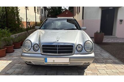 Mercedes-Benz E 200 Gebrauchtwagen