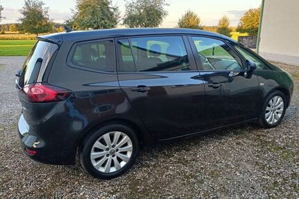 Opel Zafira Tourer Gebrauchtwagen