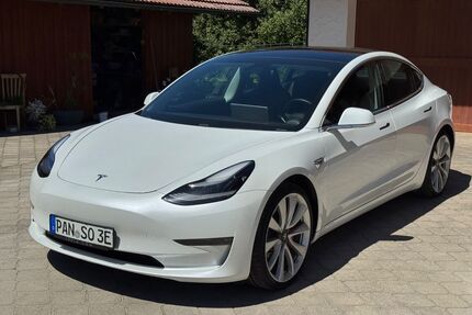 Tesla Model 3 Gebrauchtwagen