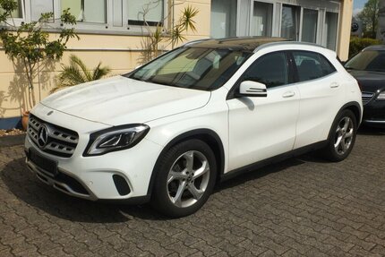 Mercedes-Benz GLA 180 PANORAMADACH LED NAVI AHK 18 Zoll LMF PTS Gebrauchtwagen