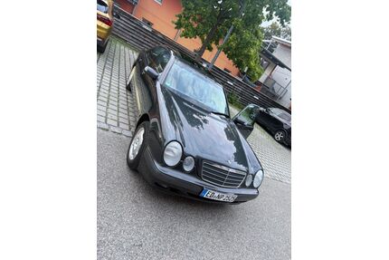 Mercedes-Benz E 240 Gebrauchtwagen