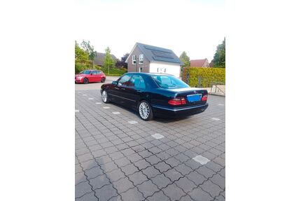 Mercedes-Benz E 240 Gebrauchtwagen