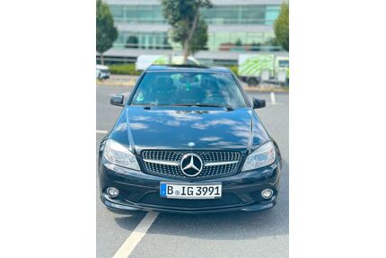 Mercedes-Benz 220 Gebrauchtwagen