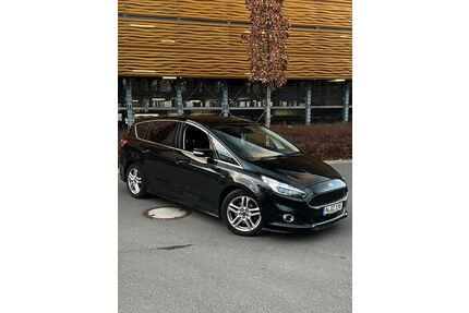 Ford S-Max Gebrauchtwagen