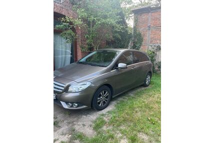 Mercedes-Benz B 180 Gebrauchtwagen