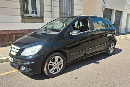 Mercedes-Benz B 180 Gebrauchtwagen
