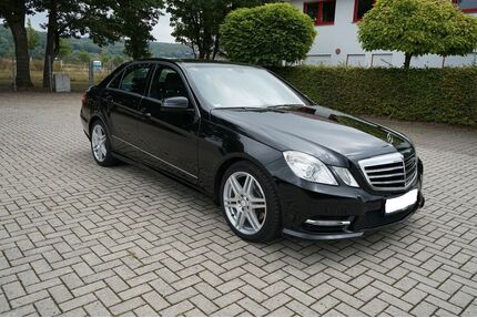Ford E 220 