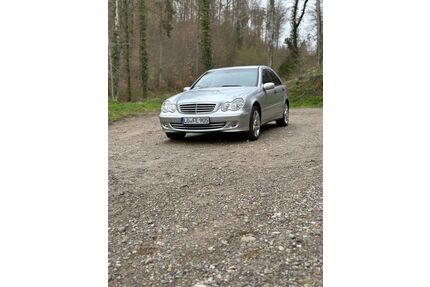 Mercedes-Benz 220 Gebrauchtwagen
