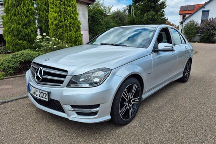 Mercedes-Benz 220 Gebrauchtwagen
