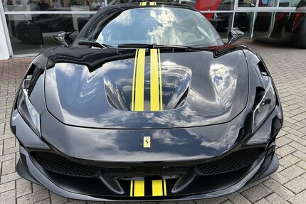 Ferrari F8 Tributo Racing|Lift|Carbon|Service neu|Garantie Gebrauchtwagen