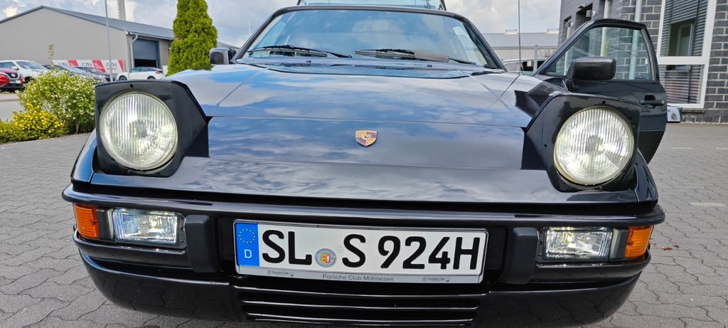 924