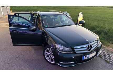 Mercedes-Benz 220 Gebrauchtwagen