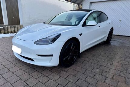 Tesla Model 3 Gebrauchtwagen