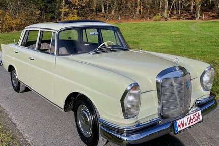 Mercedes-Benz 220 Gebrauchtwagen
