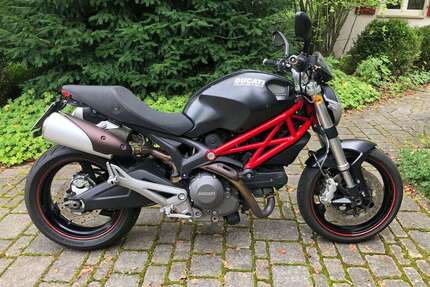 Ducati Monster 696 Gebrauchtwagen