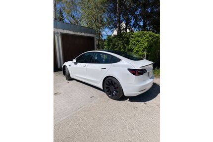 Tesla Model 3 Gebrauchtwagen