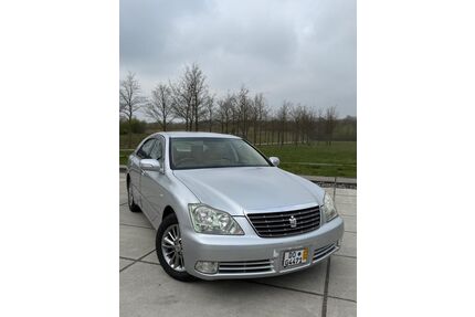 Toyota Crown Gebrauchtwagen