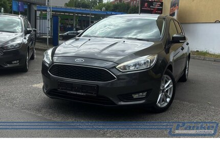 Ford Focus Business*Automatik*Tempo*Navi*SHZ*LED-T* 